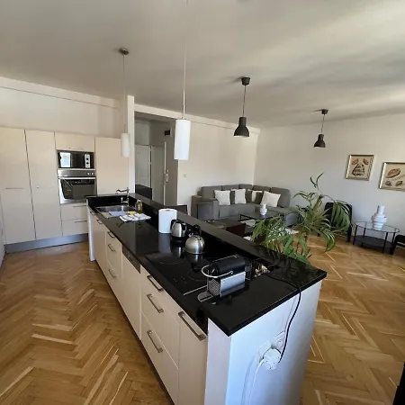 V Centre Mesta 아파트